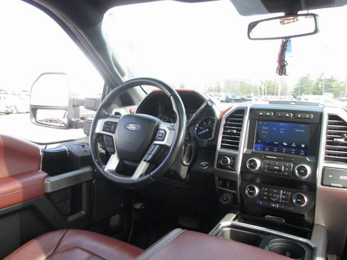 Used 2020 Ford F250 Platinum w/ Tremor Off-Road Package image 28