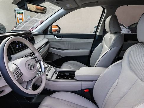 Used 2023 Hyundai Palisade Calligraphy image 20