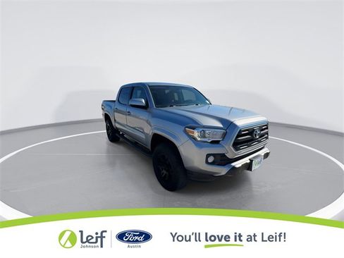 Used 2016 Toyota Tacoma SR5 w/ Towing Package image 2