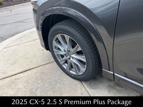 New 2025 MAZDA CX-5 AWD 2.5 S w/ Premium Plus Pkg image 5