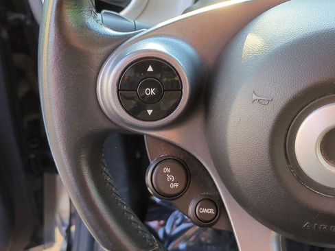 Used 2018 smart fortwo electric drive image 11