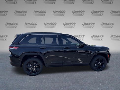 New 2026 Jeep Grand Cherokee Limited RWD image 9