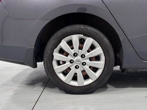 Used 2015 Nissan Sentra SV w/ Navigation Package FWD image 33