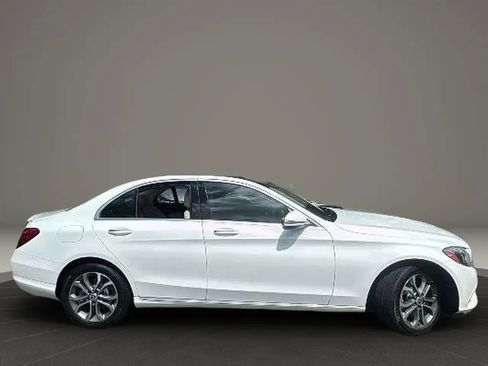 Used 2017 Mercedes-Benz C 300 4MATIC Sedan image 7