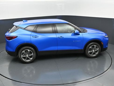 Used 2025 Chevrolet Blazer LT AWD/4WD image 32