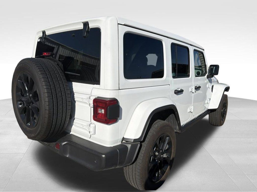 Used 2025 Jeep Wrangler Unlimited Sahara w/ Safety Group AWD/4WD image 25