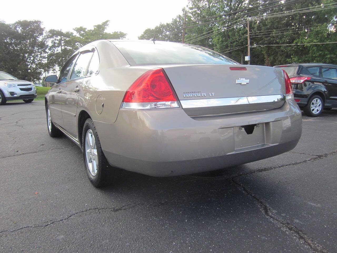 Used 2006 Chevrolet Impala LT w/ Preferred Equipment Group FWD image 32