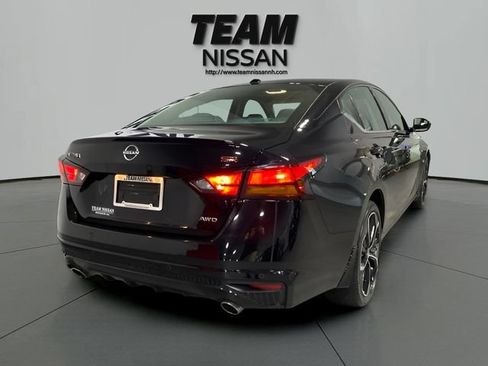 Certified 2024 Nissan Altima 2.5 SR w/ SR Premium Package AWD/4WD image 7