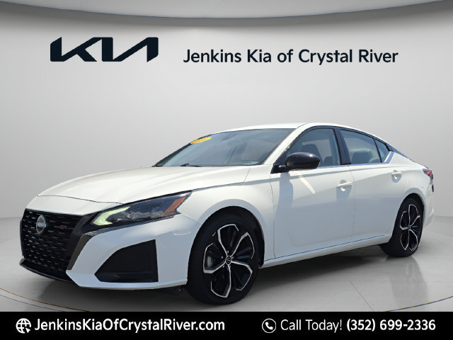 Used 2024 Nissan Altima 2.5 SR FWD image 14
