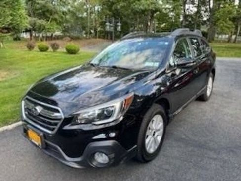 Used 2018 Subaru Outback 2.5i Premium AWD/4WD image 1