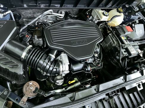 Used 2018 GMC Acadia SLT w/ LPO, Floor Liner Package FWD image 30