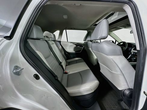 Used 2022 Toyota RAV4 XLE Premium AWD/4WD image 28