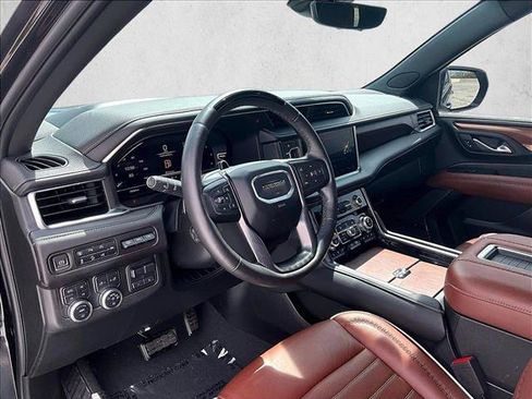 Used 2024 GMC Yukon XL Denali Ultimate AWD/4WD image 14
