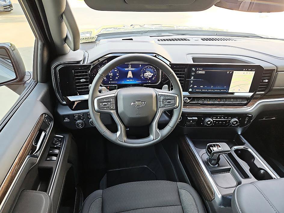 New 2026 Chevrolet Silverado 1500 RST w/ Redline Edition AWD/4WD image 12