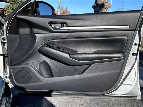 Used 2024 Nissan Altima 2.5 SR w/ SR Premium Package image 22