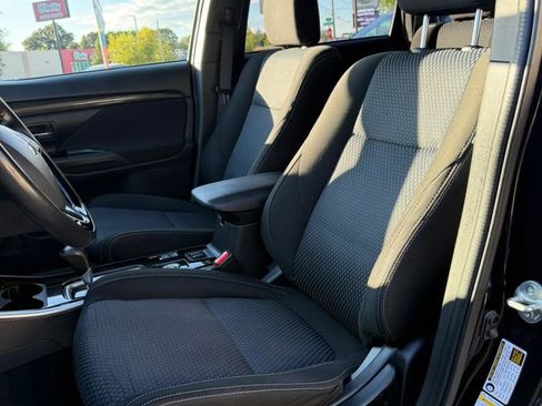 Used 2018 Mitsubishi Outlander LE AWD/4WD image 10