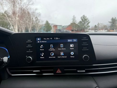 Used 2025 Hyundai Elantra SE image 14