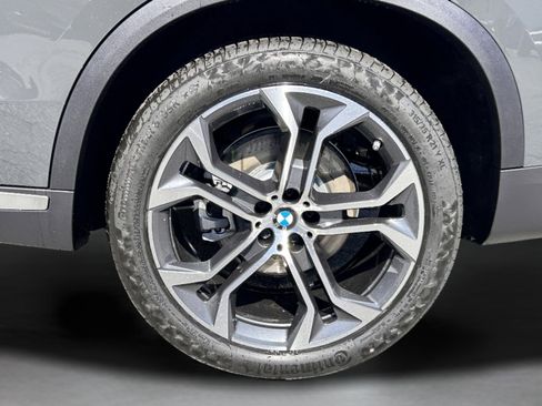 Used 2026 BMW X5 xDrive40i image 9