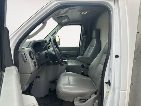 Used 2019 Ford E-350 and Econoline 350 Super Duty RWD image 9