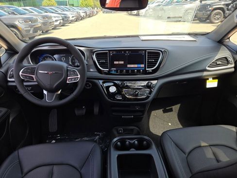 New 2026 Chrysler Pacifica Select image 20