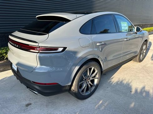 Certified 2026 Porsche Cayenne E-Hybrid Coupe AWD/4WD image 9
