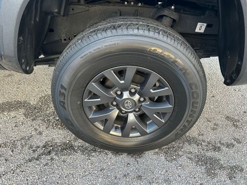 Used 2022 Toyota Tacoma SR5 image 9