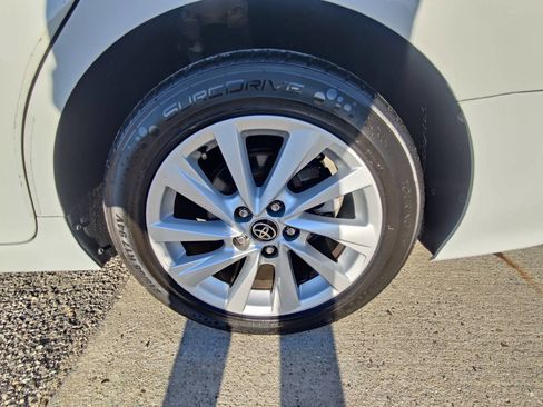 Used 2022 Toyota Camry LE image 20