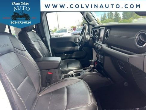 Used 2022 Jeep Wrangler Unlimited Sahara AWD/4WD image 24