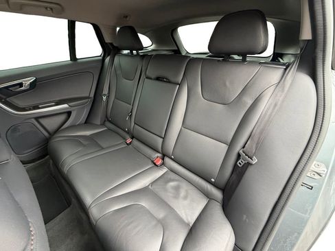 Used 2016 Volvo V60 T5 Cross Country Platinum image 16