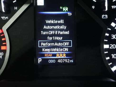 Used 2023 Toyota Tundra Limited AWD/4WD image 37