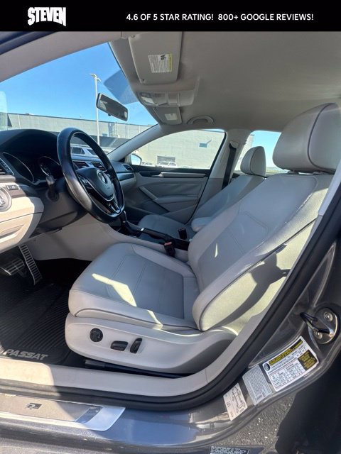 Used 2018 Volkswagen Passat 2.0T R-Line w/ R-Line Lighting Package FWD image 13