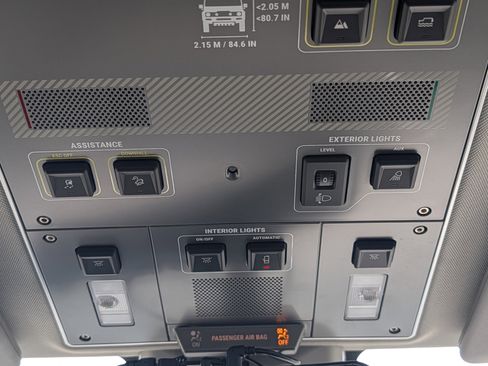 Used 2025 INEOS Grenadier AWD/4WD image 30