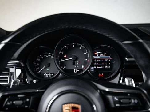 Certified 2023 Porsche Macan AWD/4WD image 15