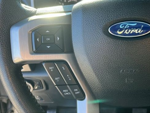 Used 2015 Ford F150 Platinum w/ Equipment Group 701A Luxury image 14