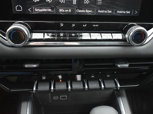 New 2026 GMC Canyon Elevation w/ Convenience Package image 27