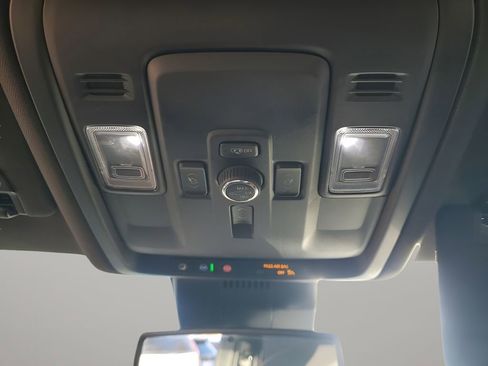 Used 2025 GMC Yukon Denali image 42