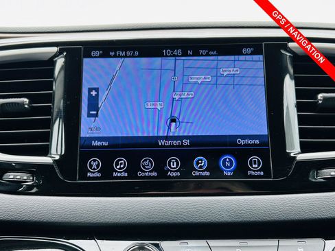 Used 2017 Chrysler Pacifica Touring-L FWD image 4