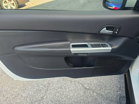 Used 2012 Volvo C30 T5 FWD image 9
