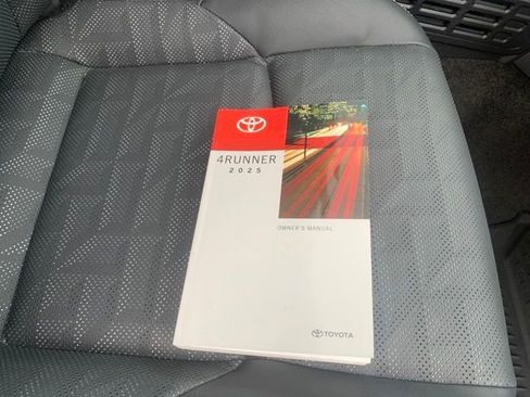 Used 2025 Toyota 4Runner 4WD image 30
