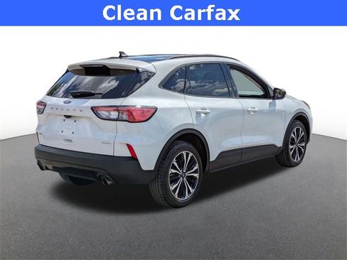 Certified 2022 Ford Escape SE w/ SE Sport Appearance Package image 3
