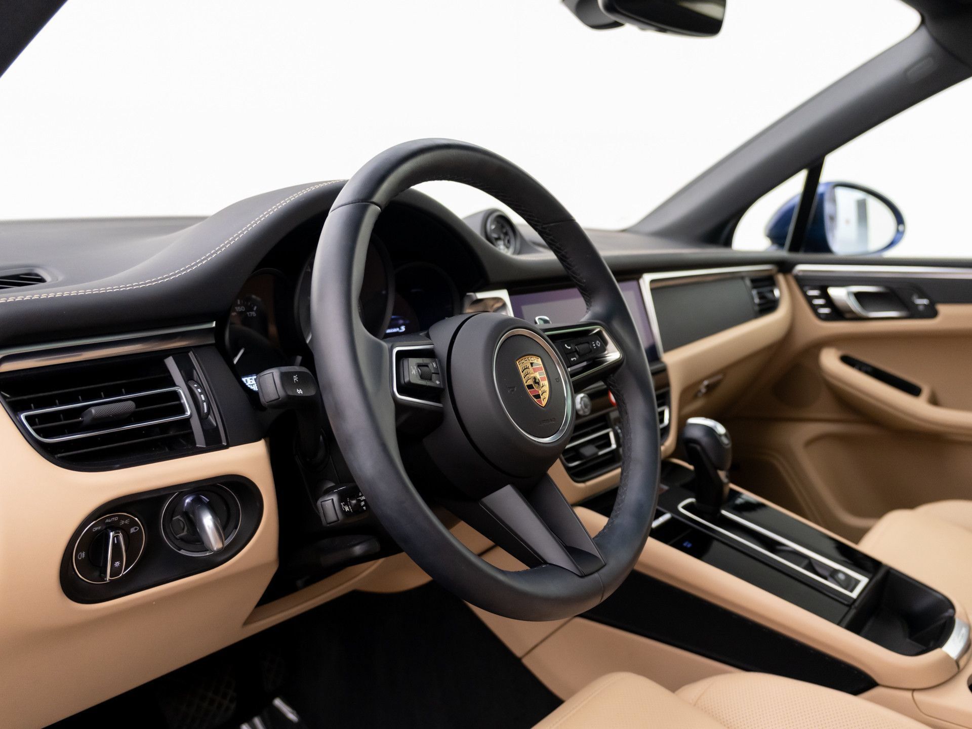Used 2024 Porsche Macan S AWD/4WD image 4