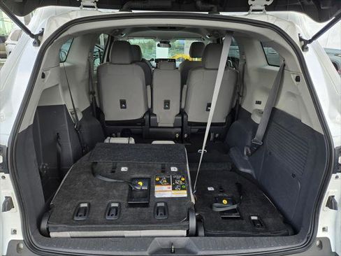 Certified 2023 Toyota Sienna LE FWD image 24