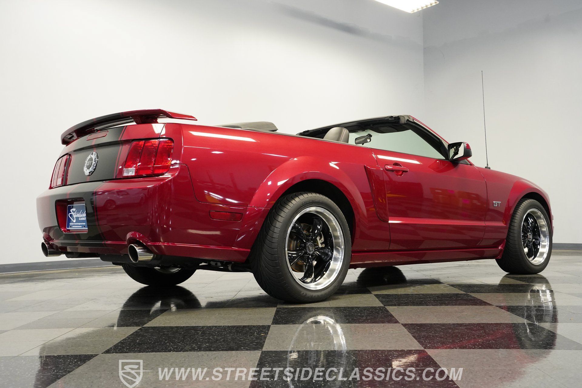 Used 2006 Ford Mustang GT RWD image 28