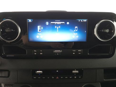 Used 2025 Mercedes-Benz Sprinter 2500 image 15