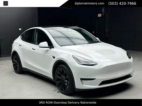 Used 2022 Tesla Model Y Long Range image 7