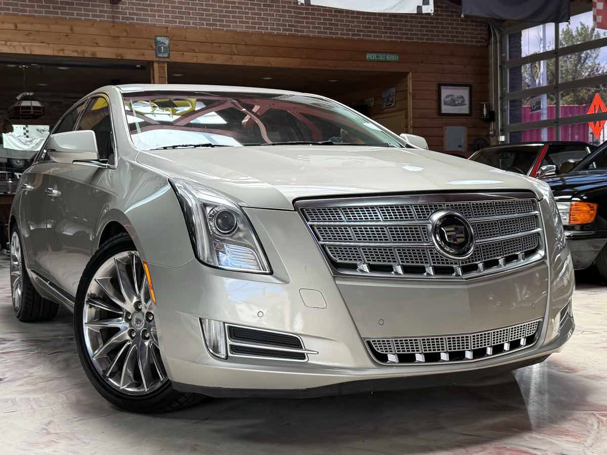 Used 2013 Cadillac XTS Platinum w/ Driver Assist Package FWD image 3