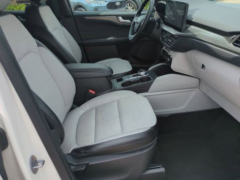 Used 2024 Ford Escape SE image 21