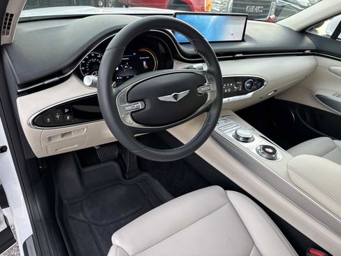 Used 2025 Genesis GV70 2.5T w/ Select Package image 24