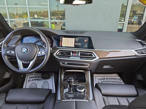 Used 2022 BMW X5 xDrive40i w/ Parking Assistance Package image 18