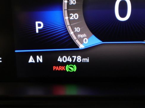 Used 2025 Volkswagen Taos S AWD/4WD image 38